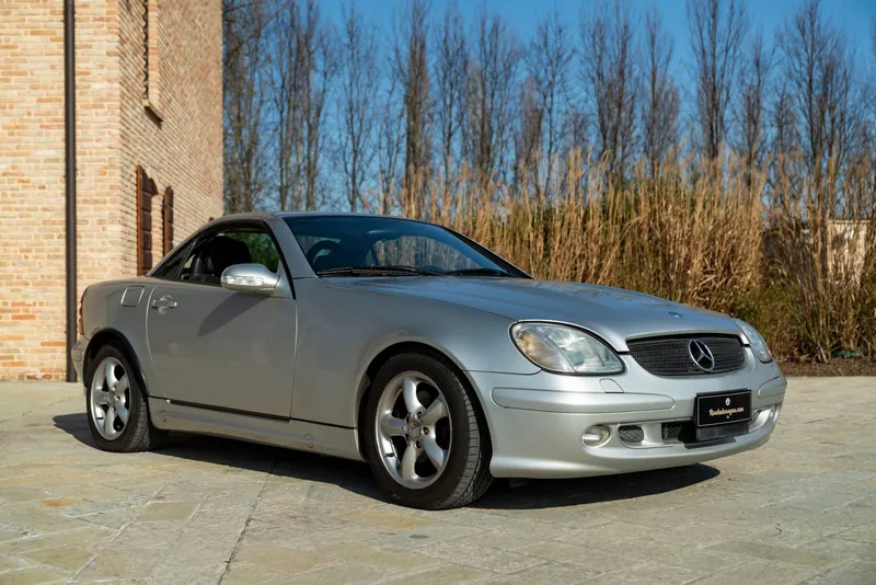 Mercedes-Benz SLK 320 2