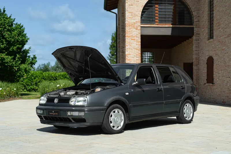 Volkswagen GOLF 1.6 GT 32
