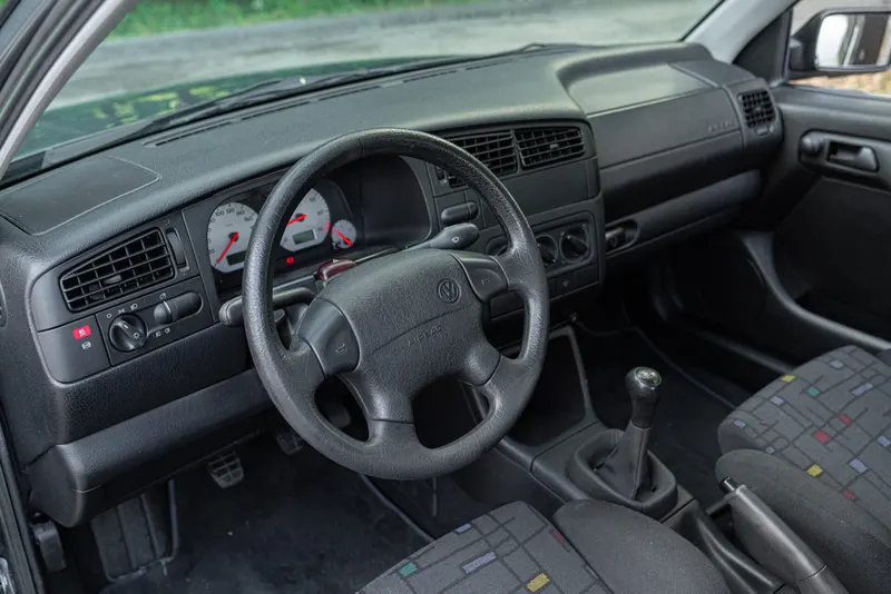 Volkswagen GOLF 1.6 GT 21
