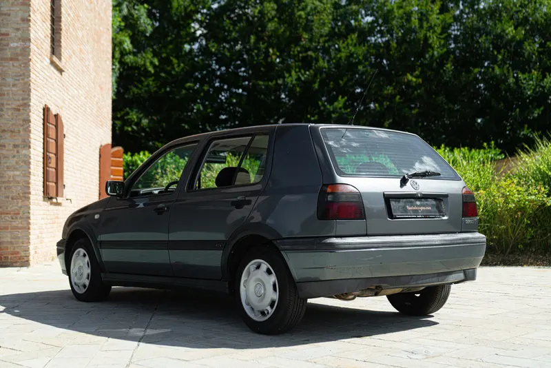 Volkswagen GOLF 1.6 GT 6