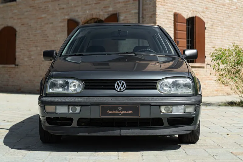 Volkswagen GOLF 1.6 GT 3