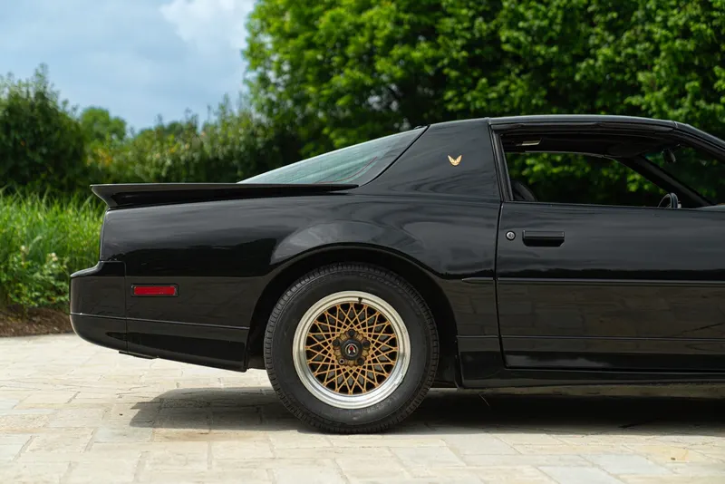 FIREBIRD TRANS-AM 32
