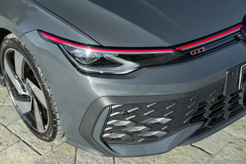 Volkswagen GOLF GTI 16