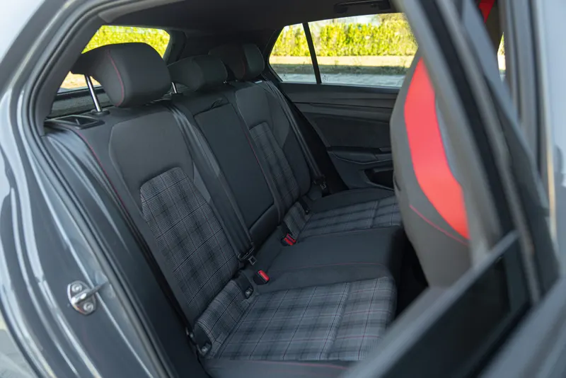 Volkswagen GOLF GTI 31