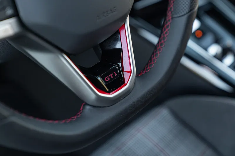 Volkswagen GOLF GTI 41