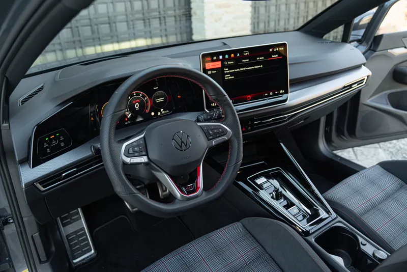 Volkswagen GOLF GTI 37
