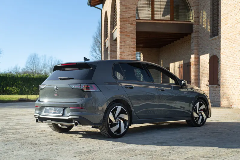 Volkswagen GOLF GTI 6