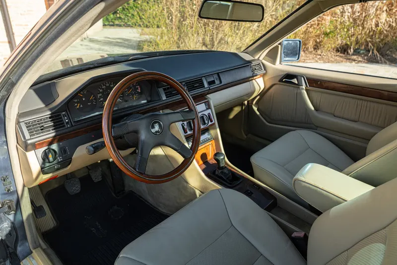 Mercedes-Benz CE 200 26