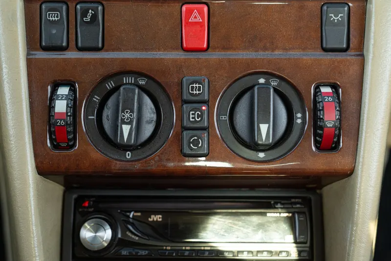 Mercedes-Benz CE 200 32