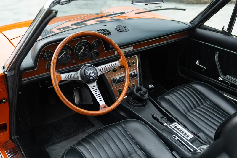 Fiat DINO SPIDER 2400 53