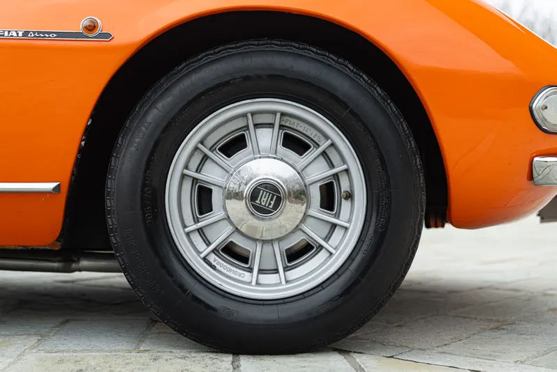 Fiat DINO SPIDER 2400 34