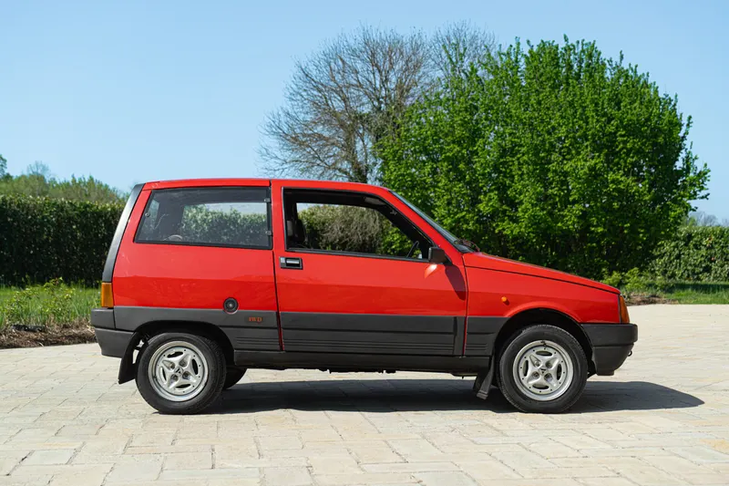 Y10  4WD 5
