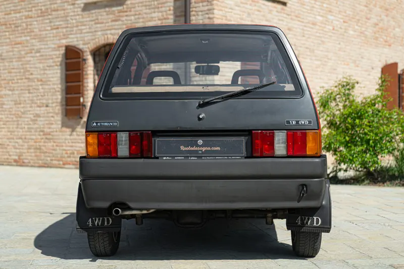 Y10  4WD 8