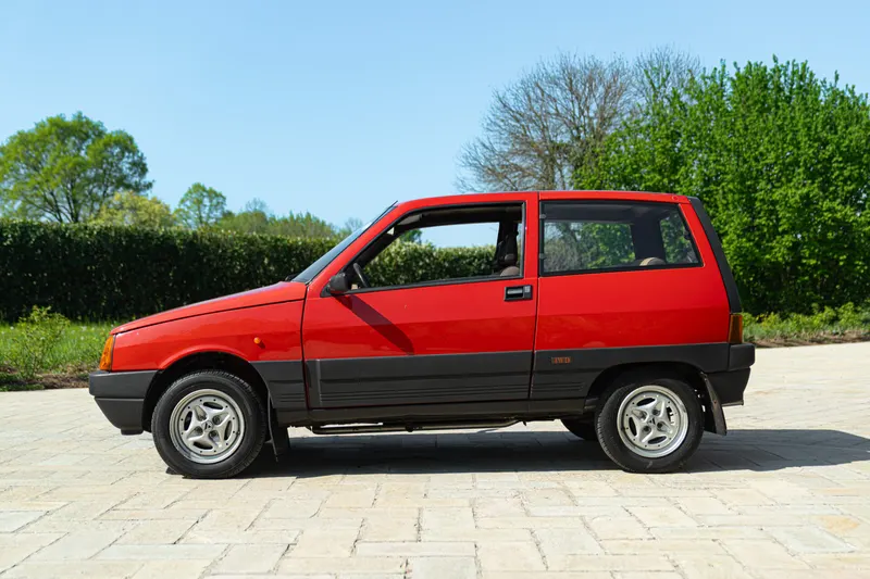 Y10  4WD 4