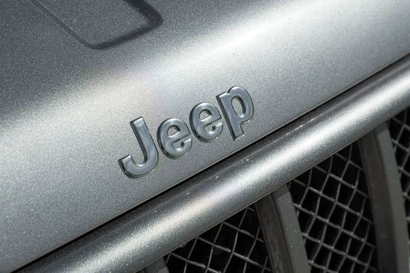 GRAND CHEROKEE LIMITED LX 5.9 V8 18