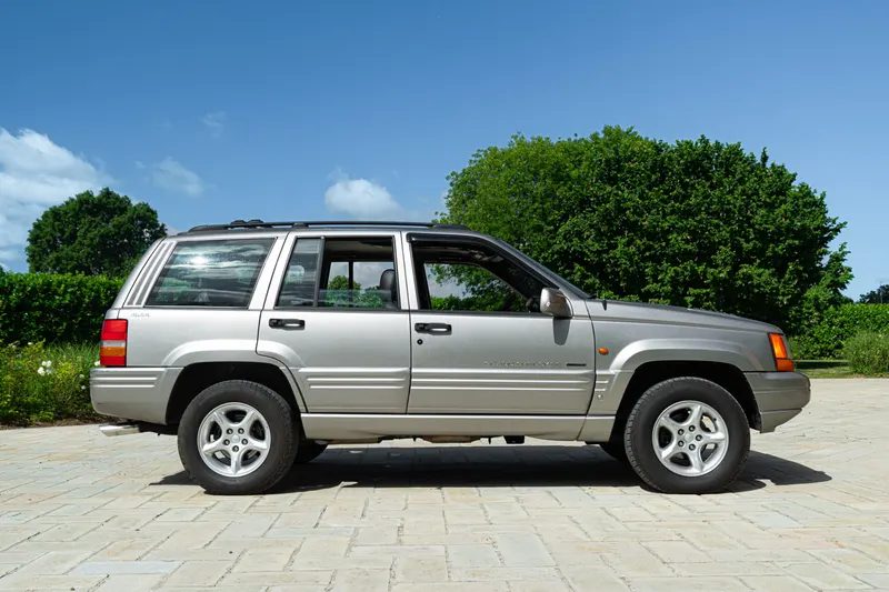 GRAND CHEROKEE LIMITED LX 5.9 V8 5