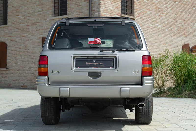 GRAND CHEROKEE LIMITED LX 5.9 V8 8