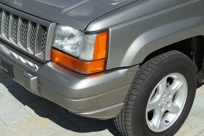 GRAND CHEROKEE LIMITED LX 5.9 V8 9