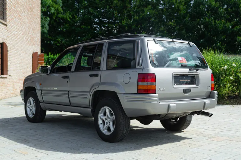GRAND CHEROKEE LIMITED LX 5.9 V8 7