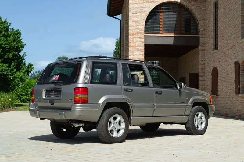 GRAND CHEROKEE LIMITED LX 5.9 V8 6