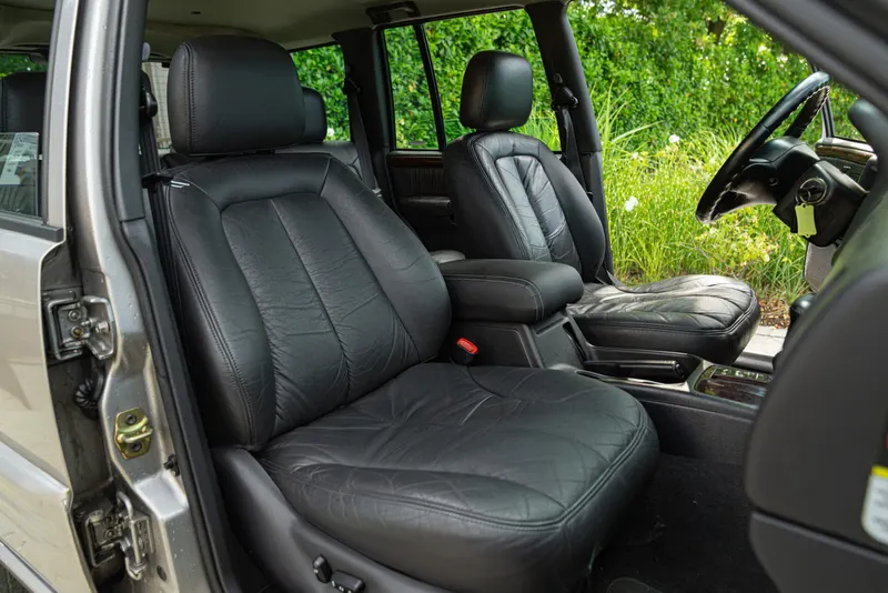 GRAND CHEROKEE LIMITED LX 5.9 V8 26