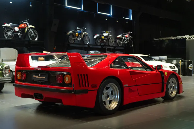 Ferrari F40 7