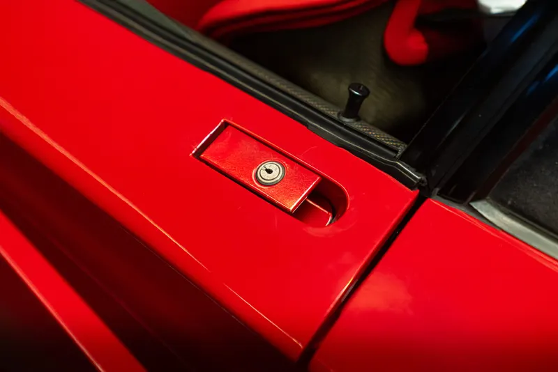 Ferrari F40 11