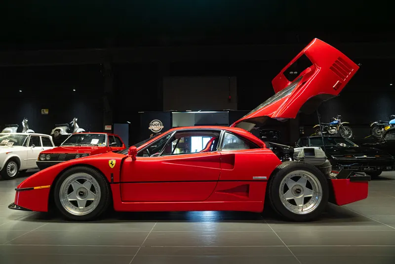 Ferrari F40 43