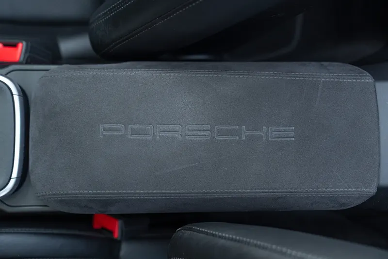 Porsche 992 (911) 4S CABRIOLET 59