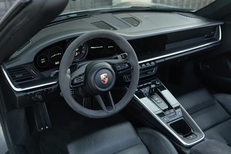 Porsche 992 (911) 4S CABRIOLET 43