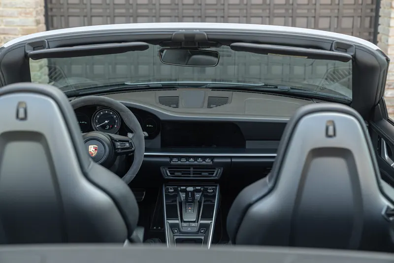 Porsche 992 (911) 4S CABRIOLET 12
