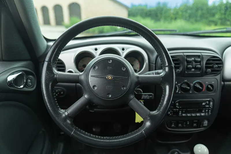 PT CRUISER 35