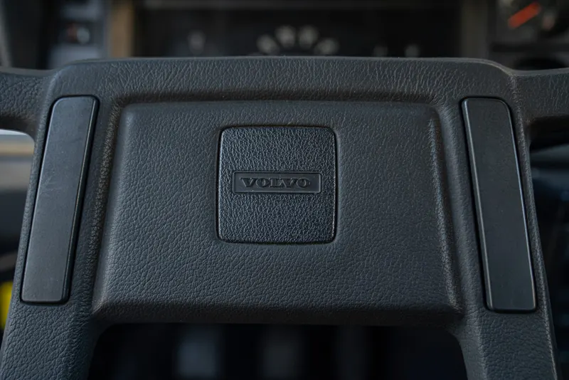 Volvo 244 GL 2.3L 37