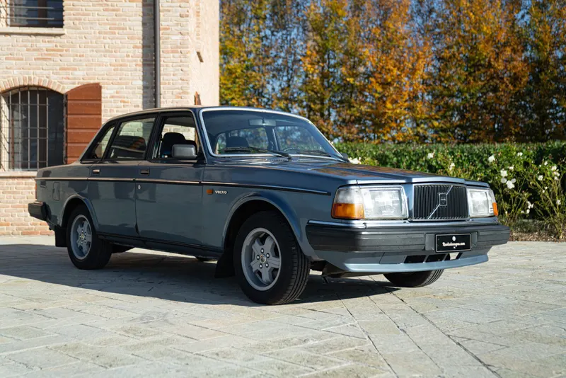 Volvo 244 GL 2.3L 63