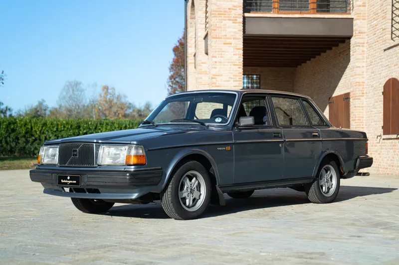 Volvo 244 GL 2.3L 2