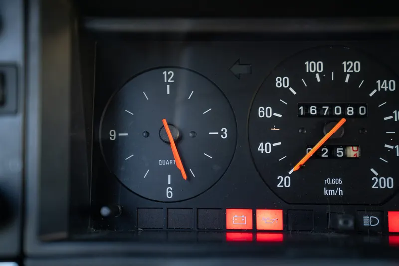 Volvo 244 GL 2.3L 50
