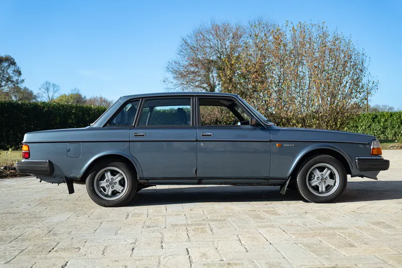 Volvo 244 GL 2.3L 4