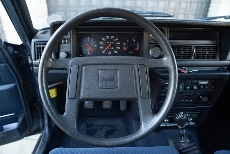 Volvo 244 GL 2.3L 45