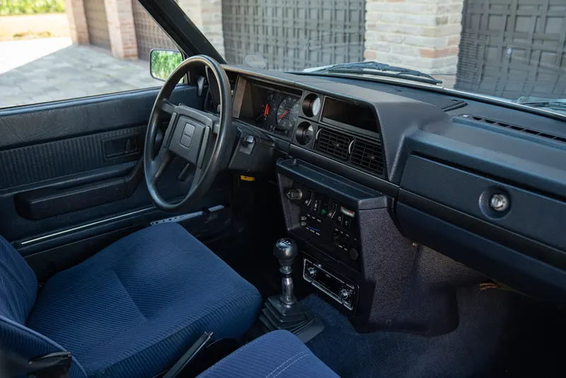 Volvo 244 GL 2.3L 24