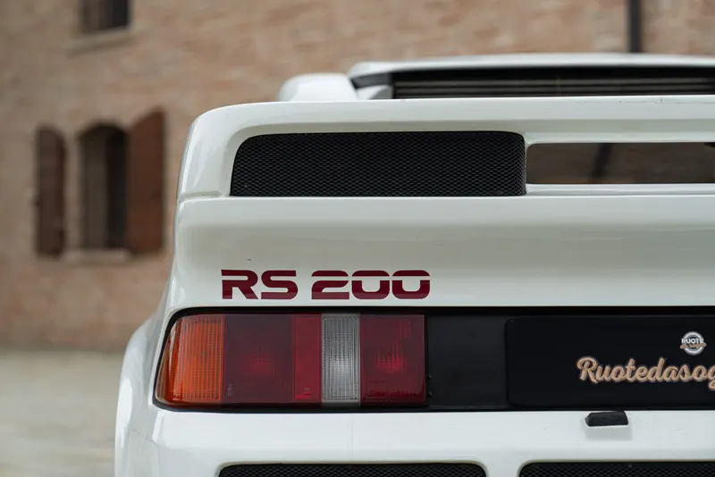 Ford RS 200 11
