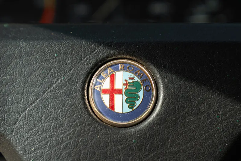 Alfa Romeo 75 33