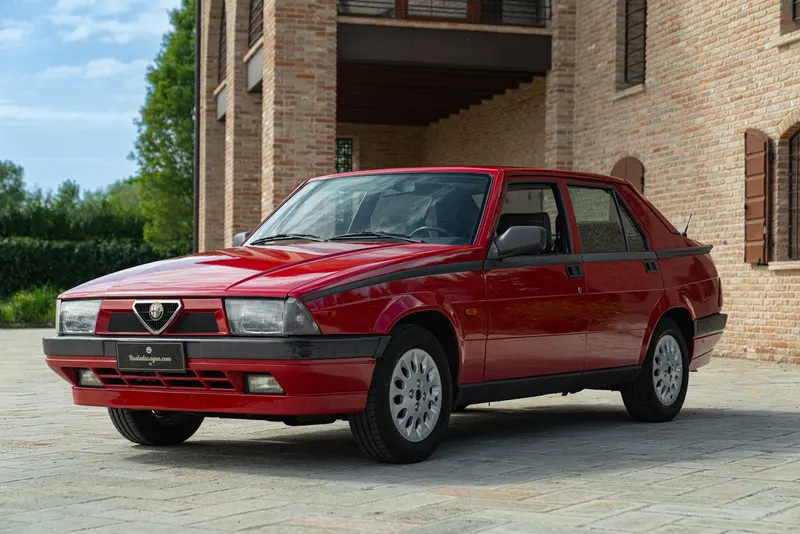 Alfa Romeo 75 48