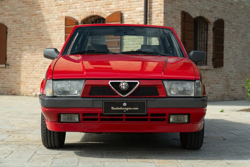 Alfa Romeo 75 3