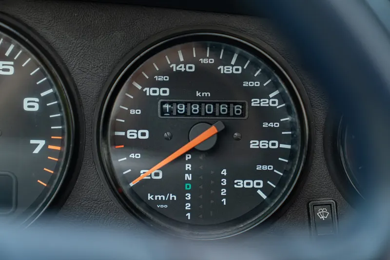 Porsche 964 (911) CARRERA 2 CABRIOLET “RUBYSTONE RED” 72