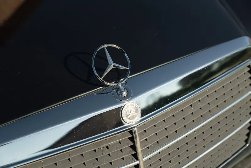 Mercedes-Benz 190 E 25