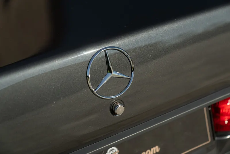 Mercedes-Benz 190 E 12