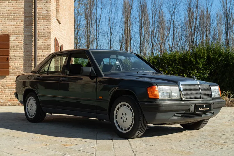 Mercedes-Benz 190 E 2