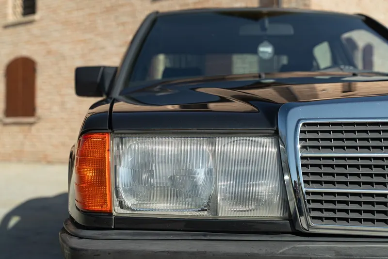 Mercedes-Benz 190 E 24