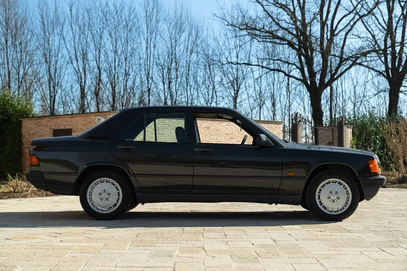 Mercedes-Benz 190 E 4