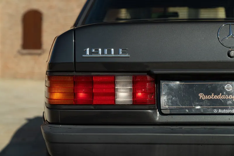 Mercedes-Benz 190 E 13